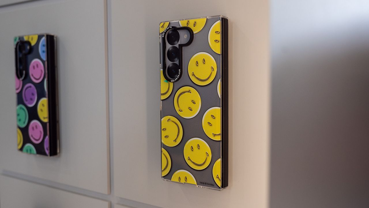 Samsung Galaxy Z Fold 6 official cases