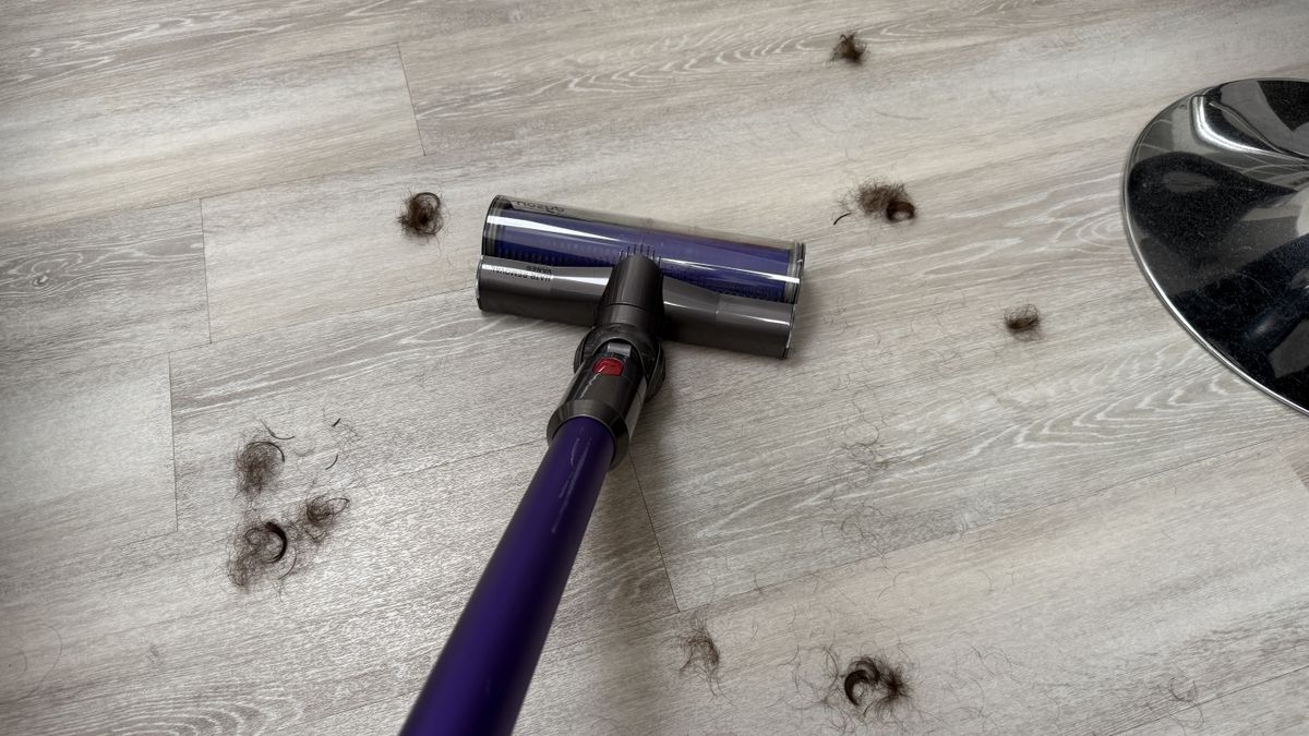 Dyson V11 Advanced testing