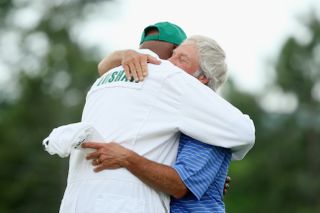Ben Crenshaw thanks Carl Jackson as his Masters career comes to an end