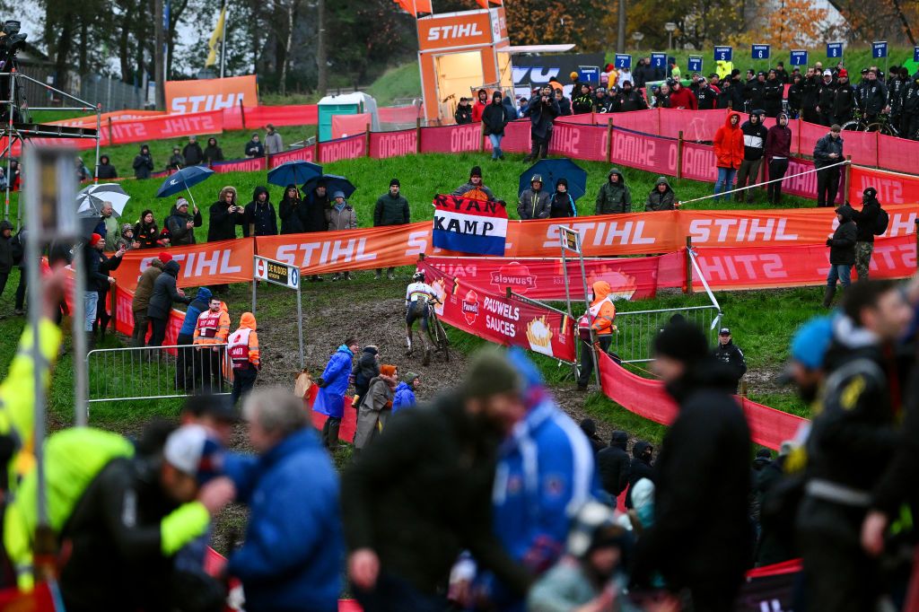 OVERIJSE BELGIUM NOVEMBER 20 A general view of Thomas Pidcock of United Kingdom and Team INEOS Grenadiers competes while fans cheers during the 62nd UCI Cyclocross World Cup Druivencross Overijse 2022 Mens Elite CXWorldCup Overijse Cyclocross on November 20 2022 in Overijse Belgium Photo by Luc ClaessenGetty Images