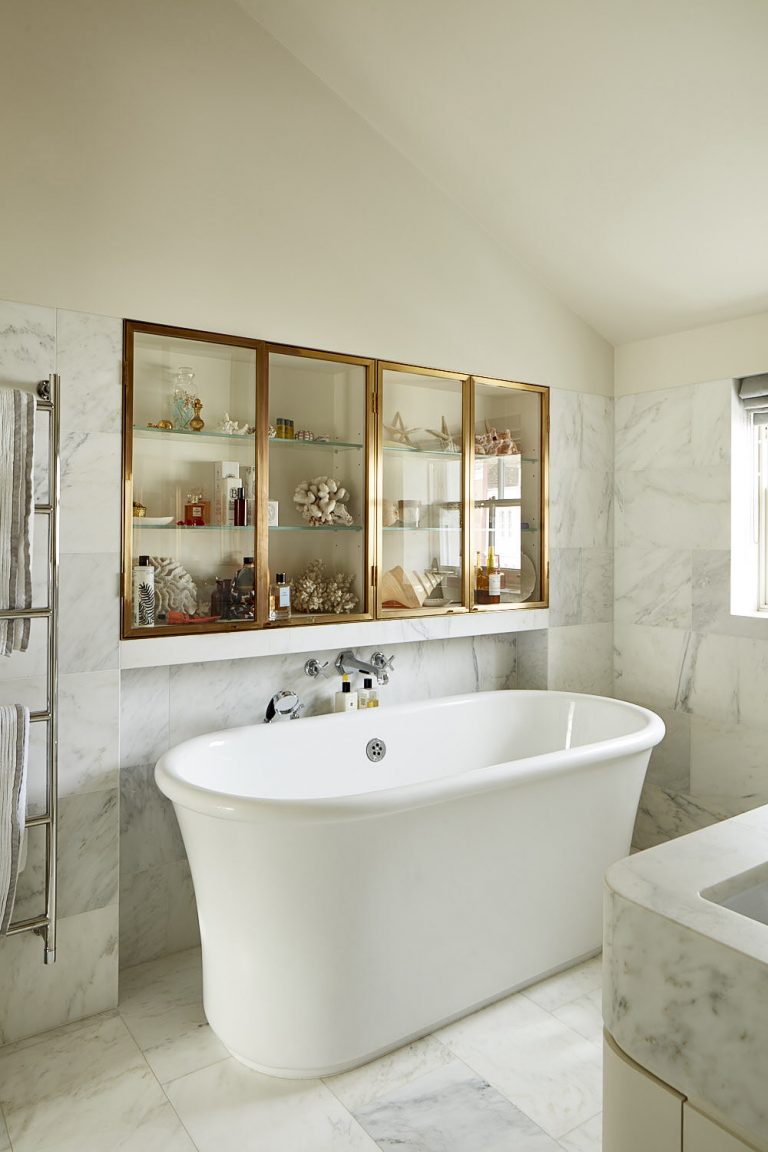 Freestanding Tub Bathroom Tips: Elegance and Functionality in Design