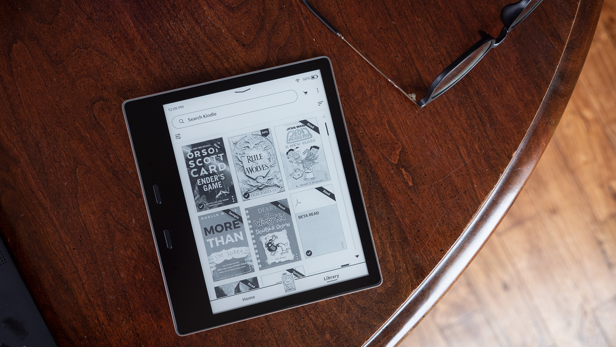تب کتابخانه نسل دوم Kindle Oasis