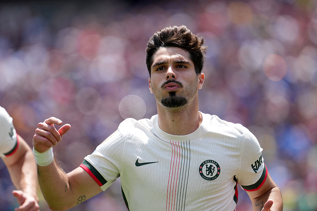 Pedro Neto #7 of Chelsea FC celebrates scoring his team's first goal during the FIFA Club World Cup 2025 group D match between CR Flamengo and Chelsea FC at Lincoln Financial Field on June 20, 2025 in Philadelphia, Pennsylvania.