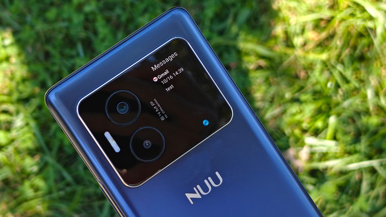Viewing a new notification on the 1.6-inch rear AMOLED display on the NUU B40 5G
