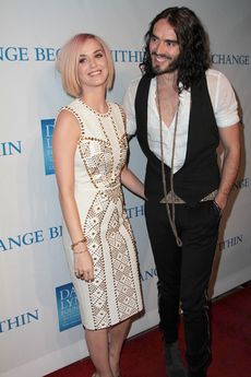 Katy Perry and Russell Brand, Katy Perry, Russell Brand, Katy Perry and Russell Brand relationship, Katy Perry and Russell Brand wedding, Katy Perry and Russell Brand divorce, Katy Perry and Russell Brand split, Katy Perry new hair, Katy Perry pink hair 