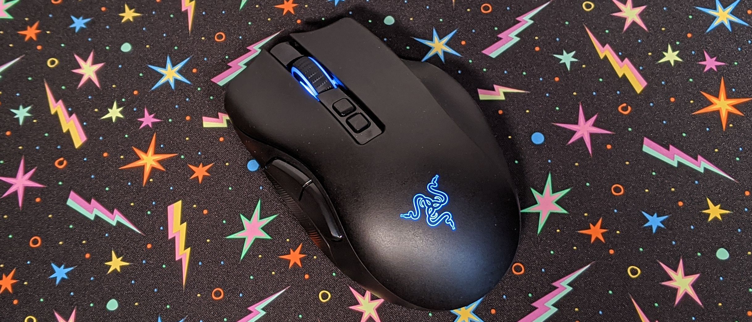 PC周辺機器 【ほぼ新品】Razer Naga Pro チャージングドックバンドル