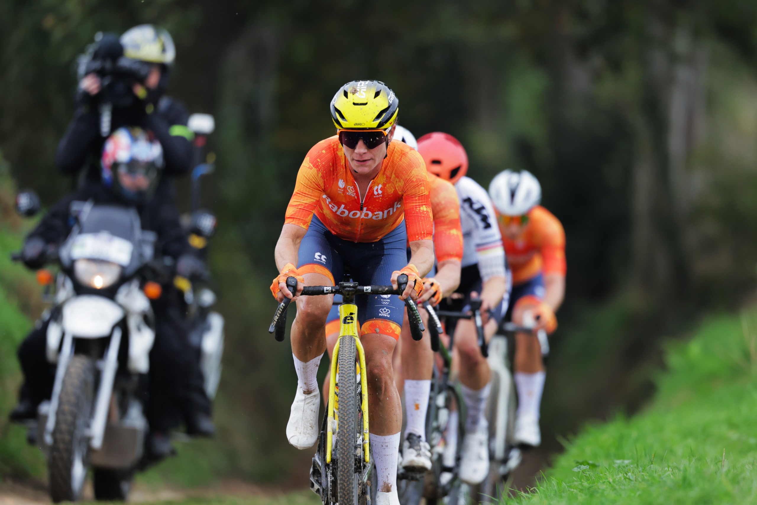 Marianne Vos leading a small group at the 2025 Gravel World Championships