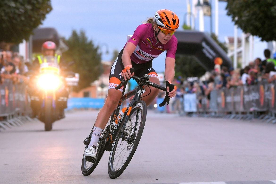 Anna van der Breggen (Boels Dolmans) on a lengthy solo attack