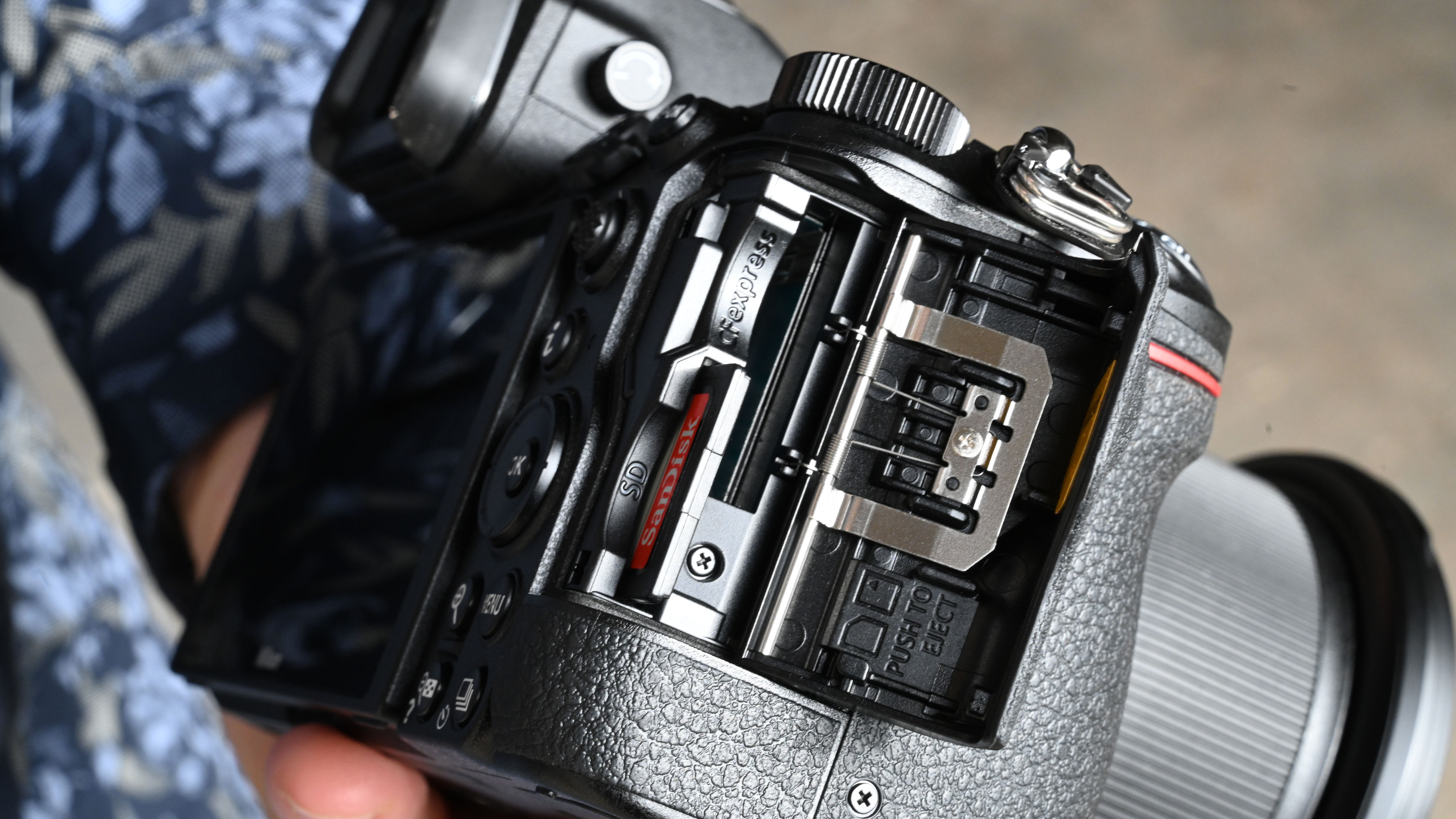 Nikon Z7 II card slots
