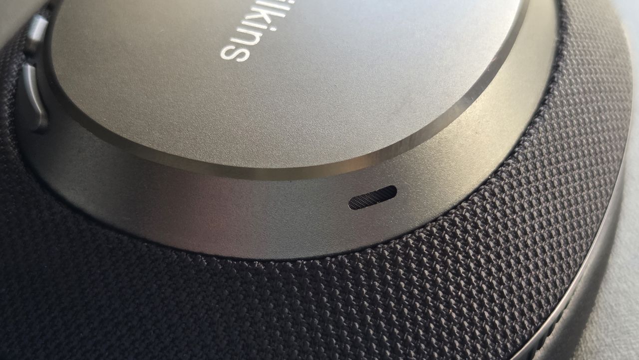 Bowers &amp; Wilkins Px7 S3 review on a long-haul flight