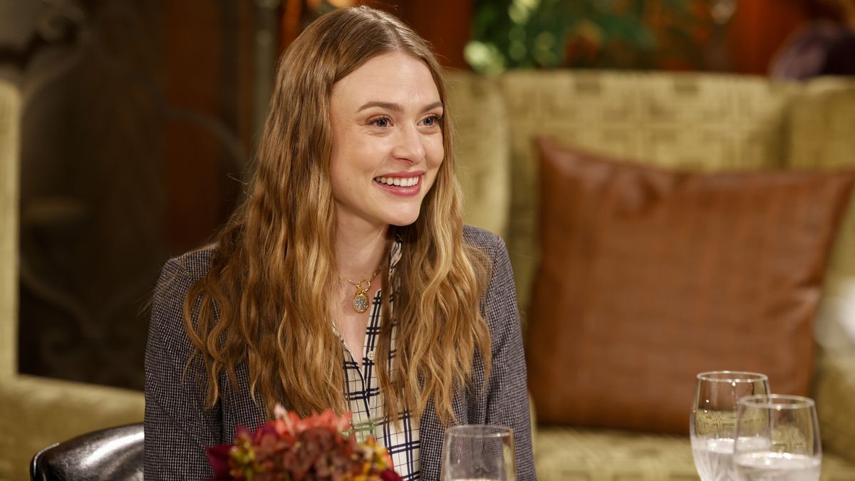 Hayley Erin as Claire smiling in The Young and the Restless