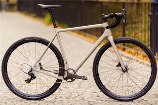 Open cycles equipped with Campagnolo Ekar