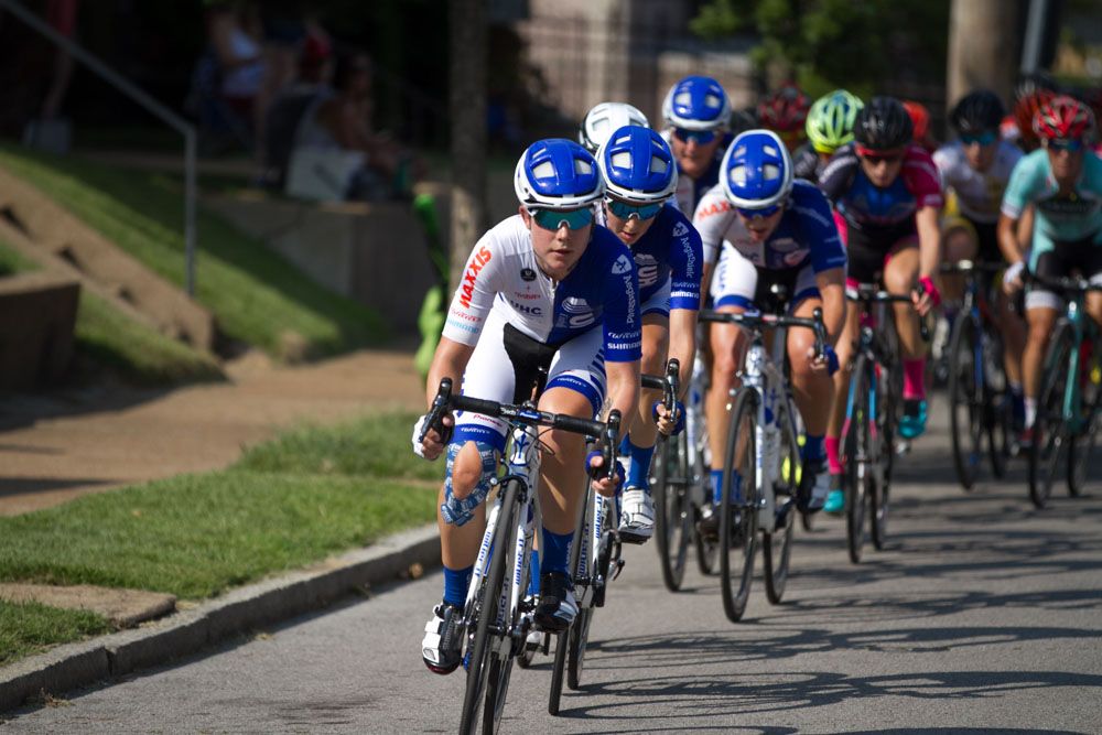 UHC leading into turn 4
