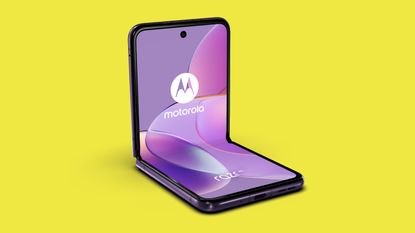 Motorola Razr 40, a foldable phone for digital minimalists | Wallpaper