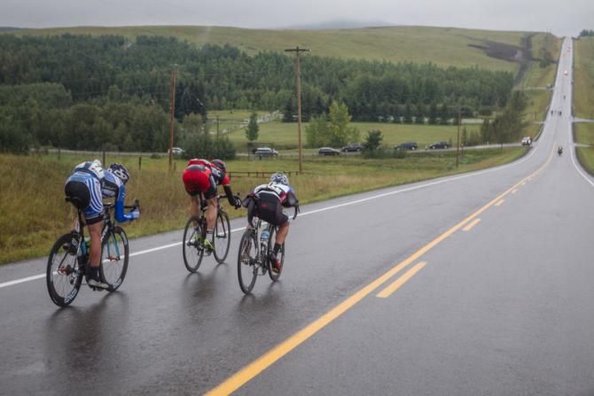 Three chasers go after the leaders.