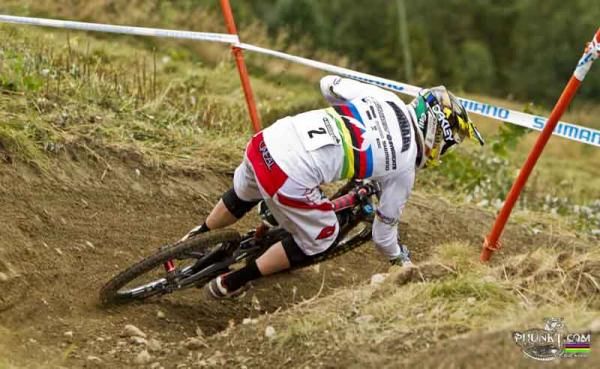 Greg Minnaar (Santa Cruz Syndicate) racing in his world champion's jersey