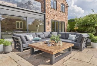 outdoor sofa ideas: corner sofa