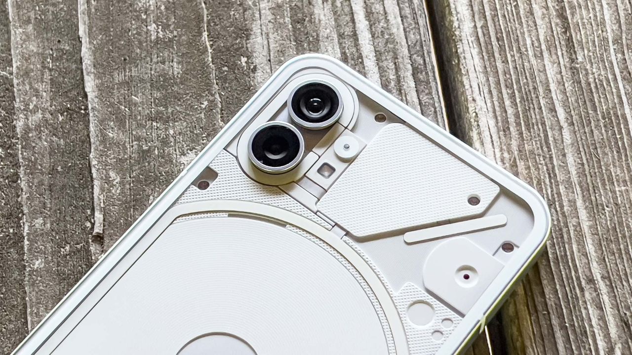 Nothing Phone (1) cameras