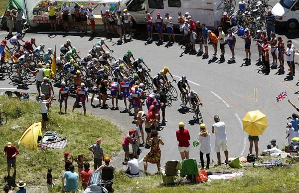 Team Sky is firmly in command of the peloton during stage 16.