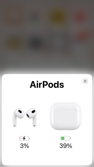 Apple AirPods battery life display on writer's iPhone screen