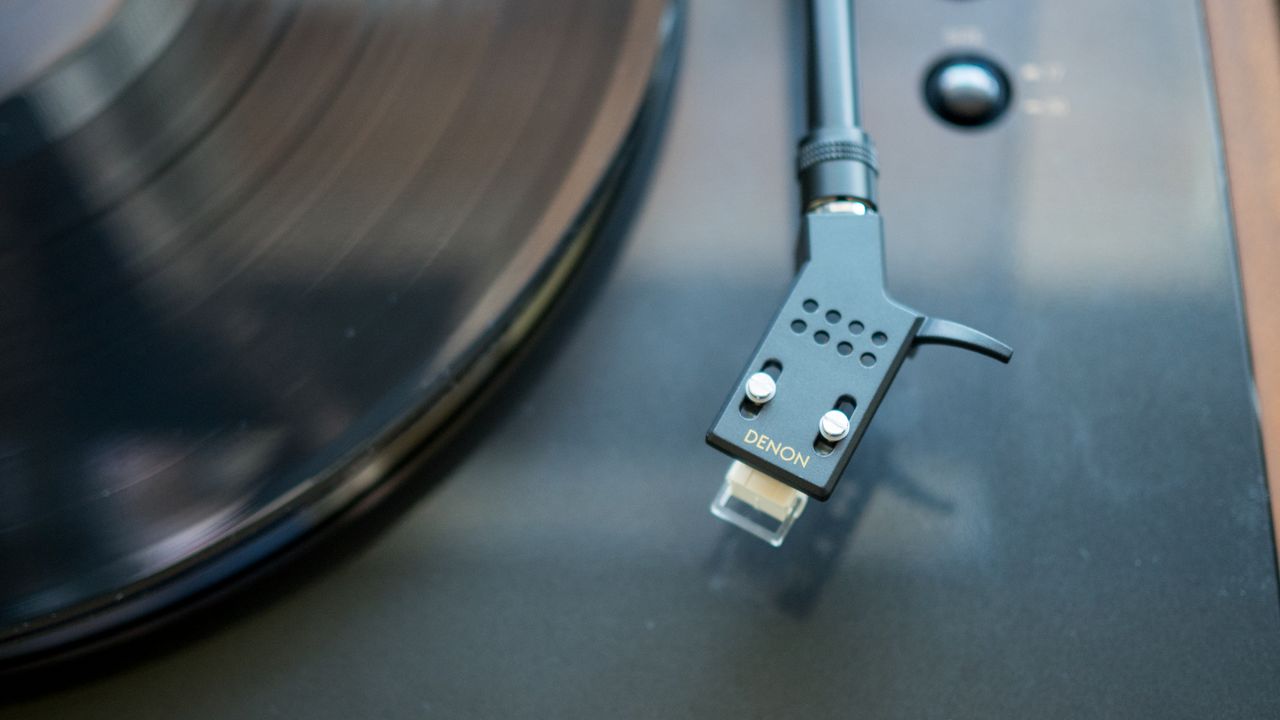 Denon DP-300F on a table