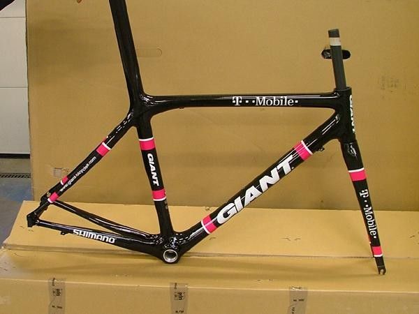 Side view of T-Mobile's new 2006 Giant