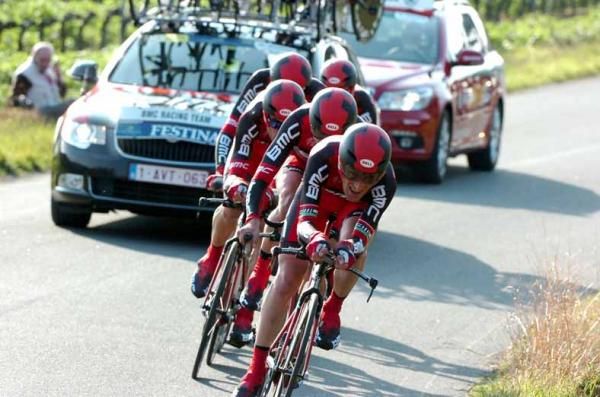 Marco Pinotti points the way for BMC.