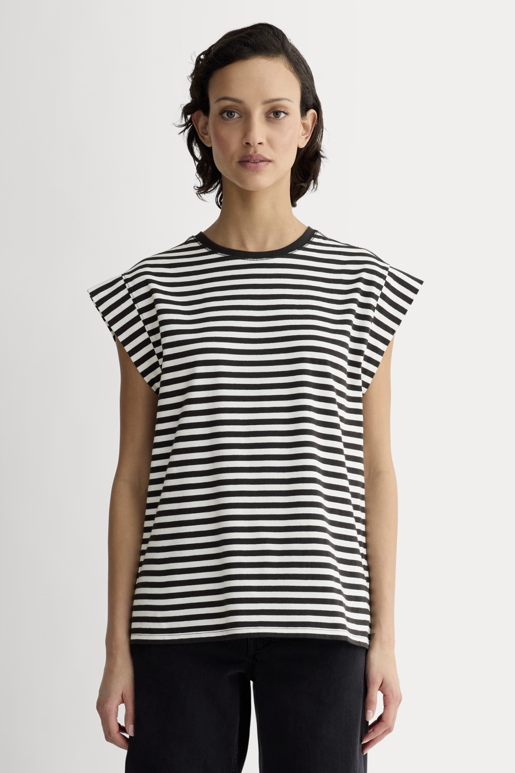 Everlane, The Muscle Tee in Essential Cotton