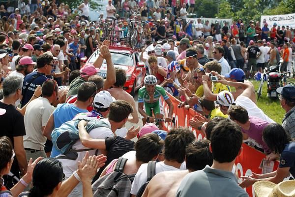 Mountains leader Stefano Garzelli (Acqua &amp; Sapone) had the best time until the overall GC contenders knocked him from the hot seat.