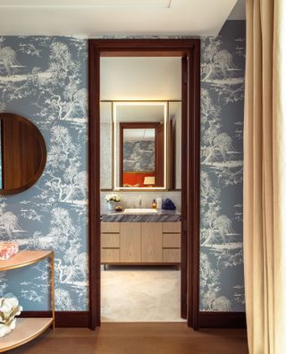 en suite view and detail at No.1 Grosvenor Square