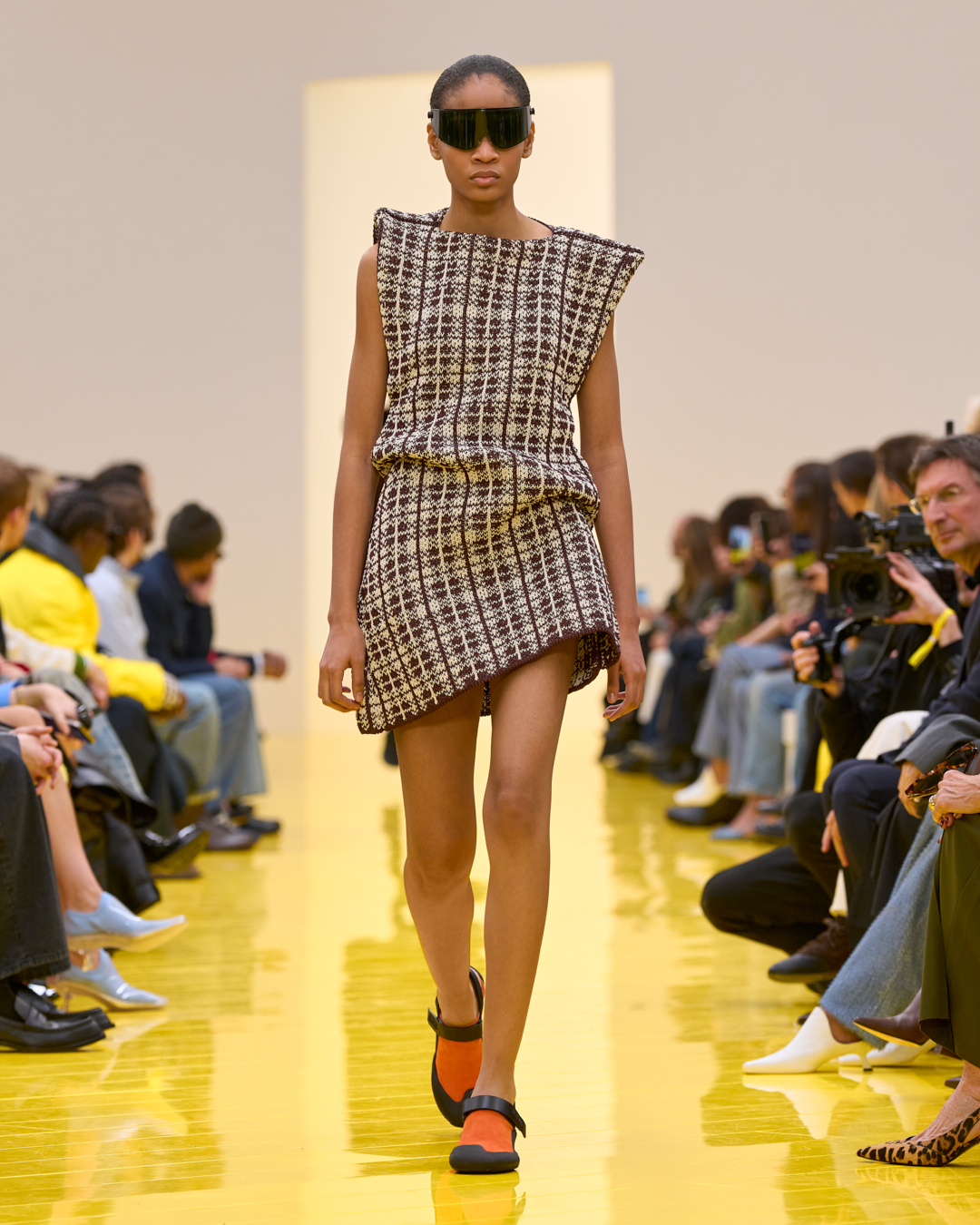 Photos from Loewe Fall Winter 2026 Paris Fashion Week runway show.