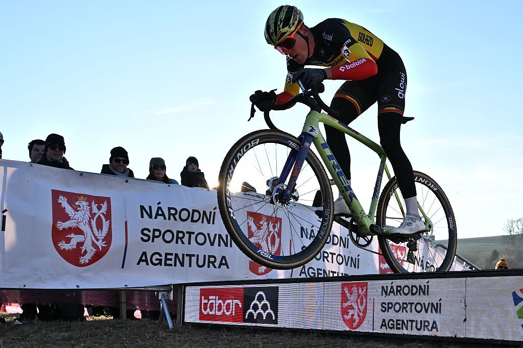 Thibau Nys sported a special helmet for his father Sven at World Cup Tábor