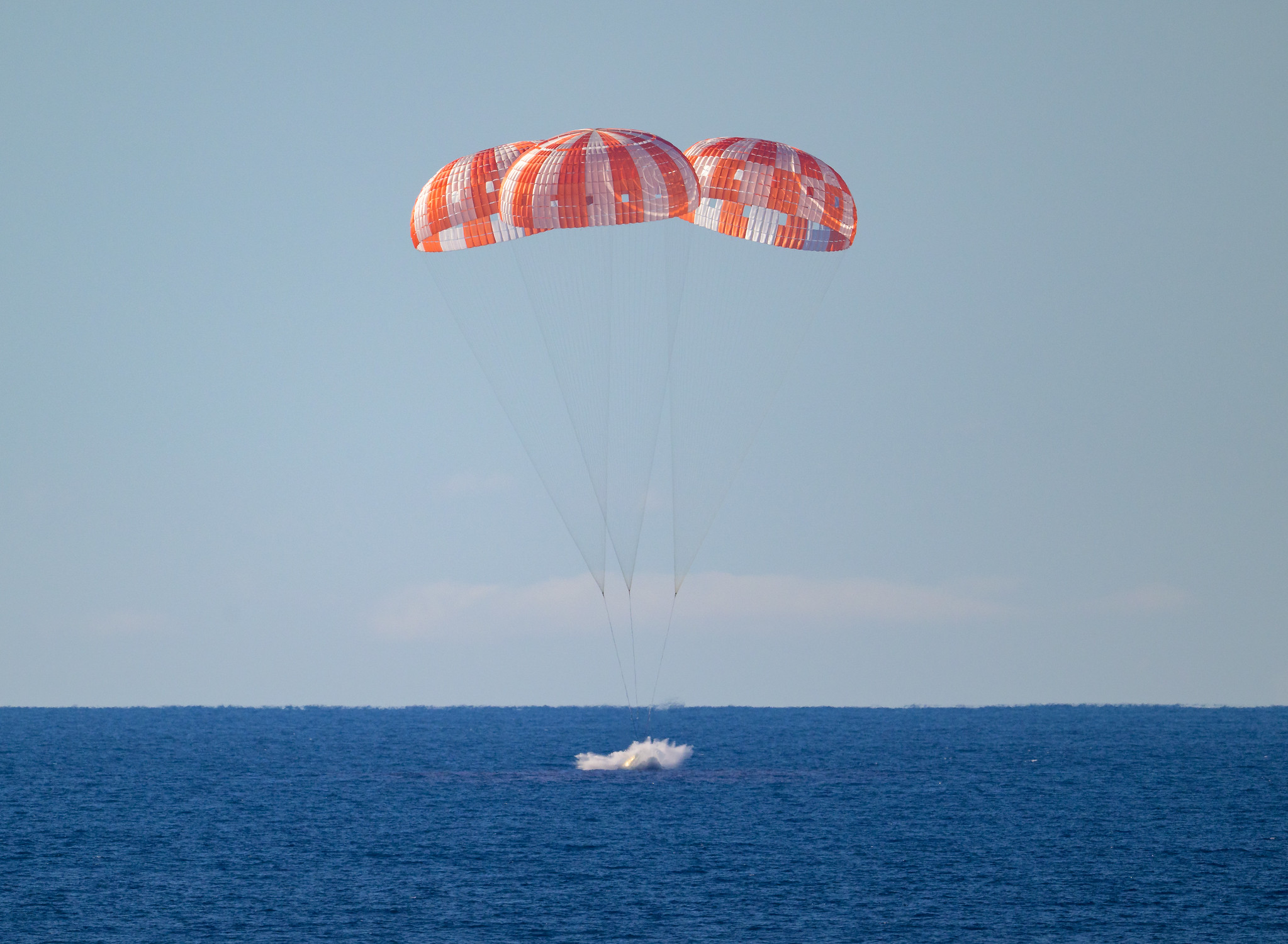 Splashdown! Οι αστροναύτες του Artemis 2 επιστρέφουν στη Γη μετά την ιστορική αποστολή της NASA στο φεγγάρι