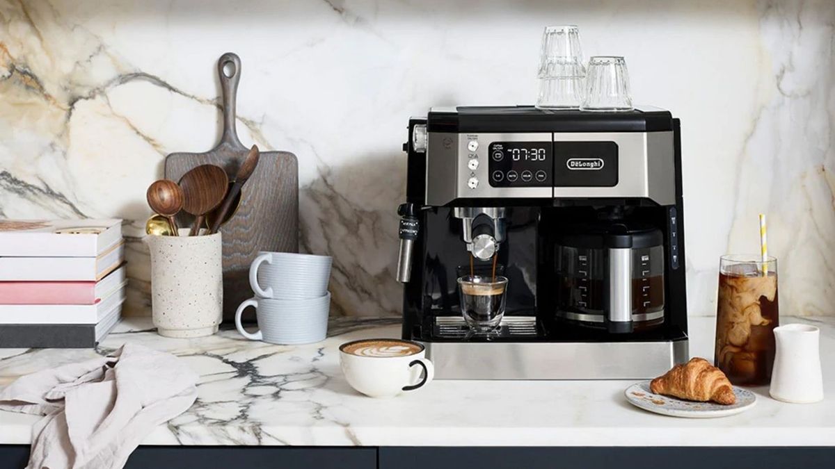 De'longhi 15 Bar Pump Coffee & Espresso Maker, Coffee Makers