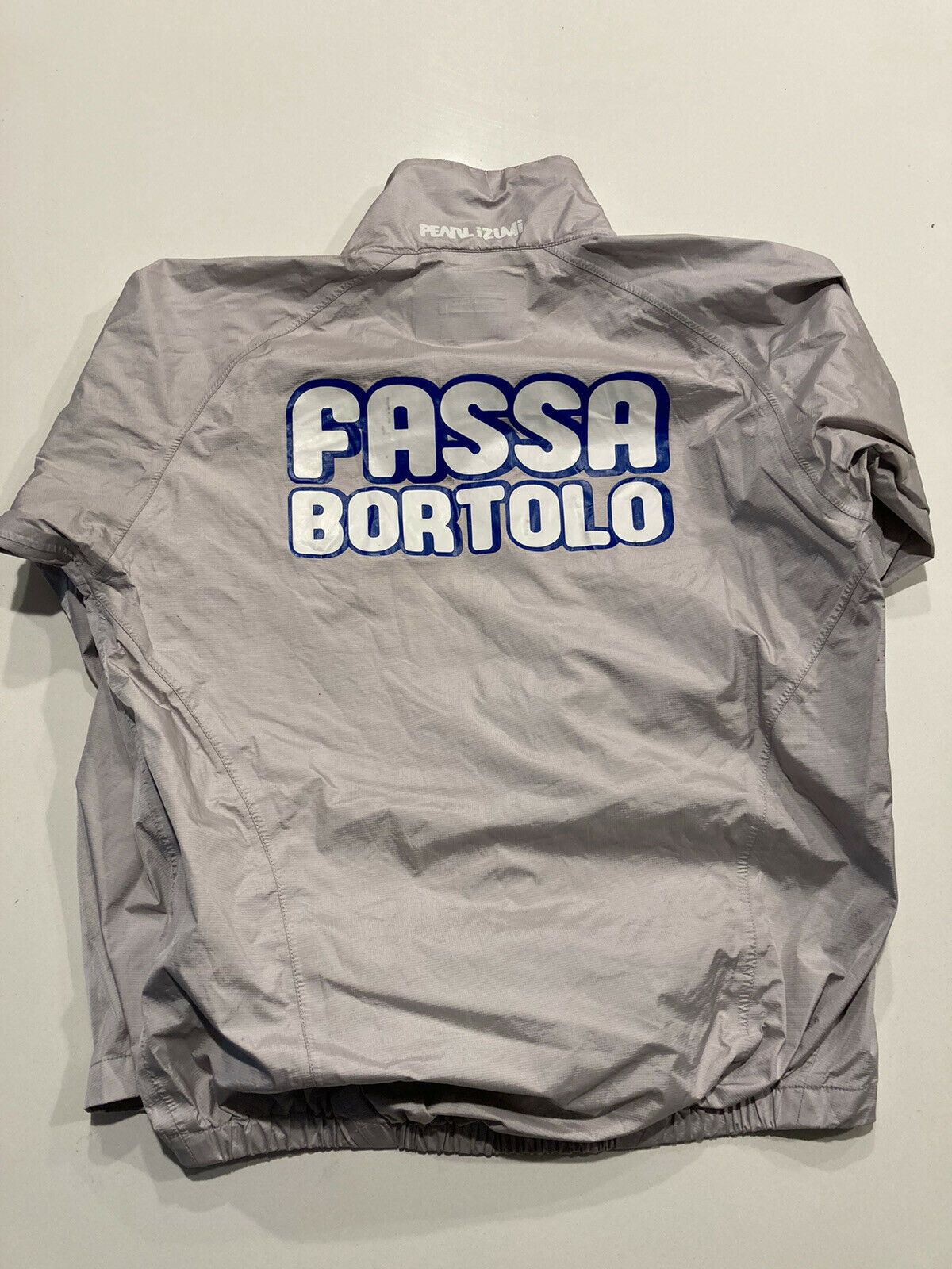 The rain jacket &ndash; made using waterproof and breathable eVent fabric &ndash; was made for the Fassa Bortolo squad for racing and training