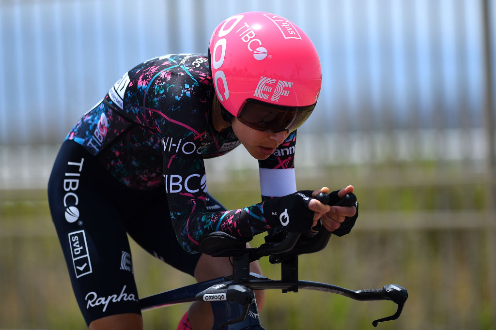 CAGLIARI ITALY  JUNE 30 Kristabel DoebelHickok of United States and Team EF Education  Tibco  Svb sprints during the 33rd Giro dItalia Donne 2022  Stage 1 a 47km individual time trial stage from Cagliari to Cagliari  ITT  GiroDonne  UCIWWT  on June 30 2022 in Cagliari Italy Photo by Dario BelingheriGetty Images