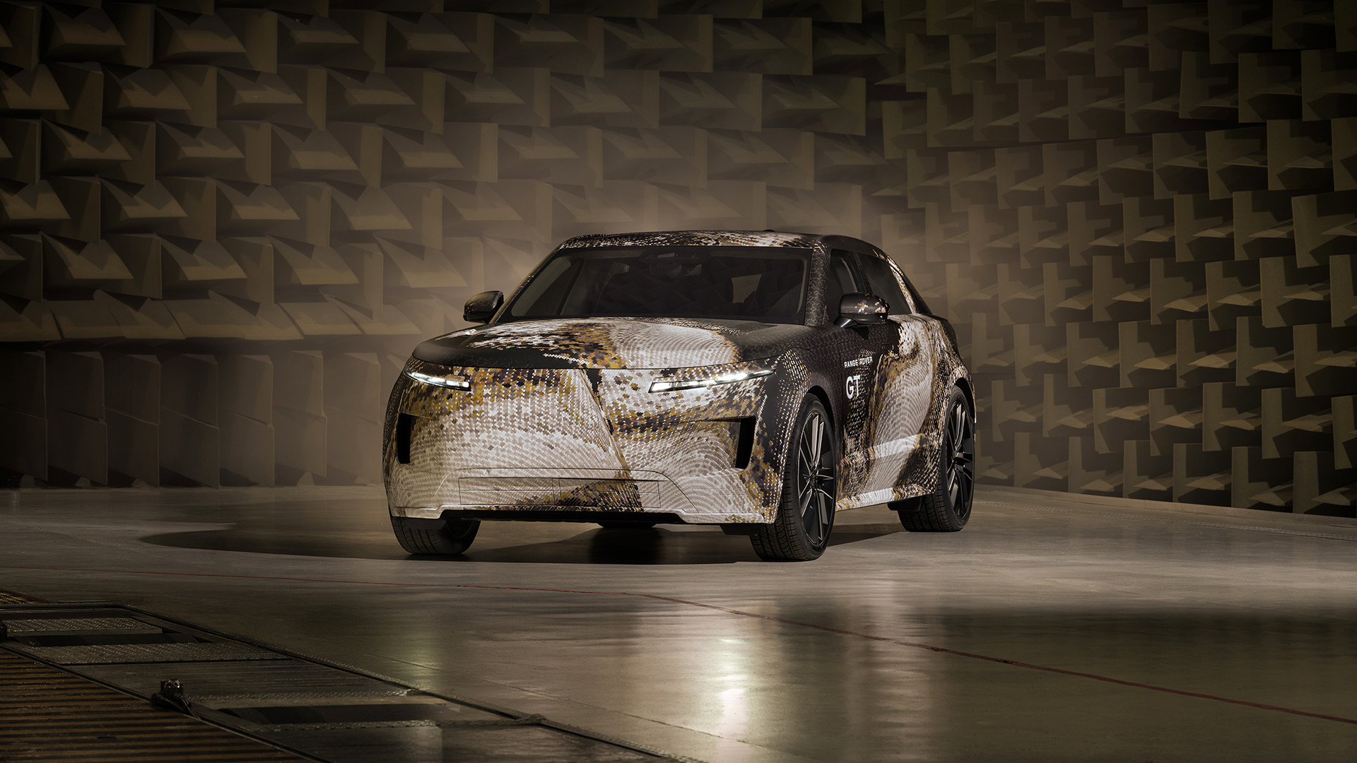 Range Rover GT has been revealed with camouflaged body panels
