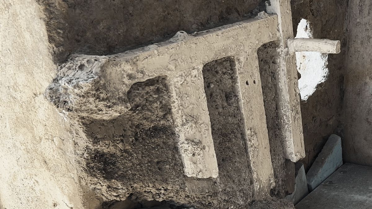 2,000-year-old bed barricade unearthed in Pompeii house — likely a family's last attempt to escape Vesuvius' eruption