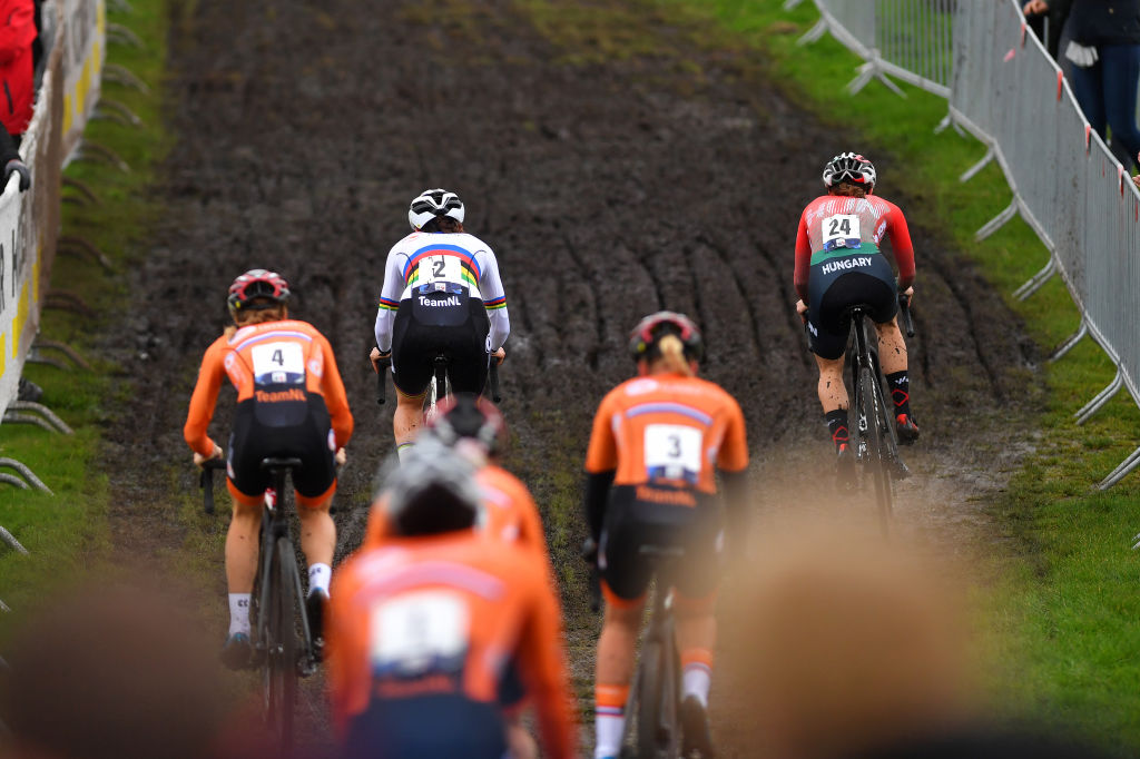 COL DU VAM DRENTHE NETHERLANDS NOVEMBER 06 LR Lucinda Brand of Netherlands and Blanka Vas Kata of Hungary compete during the 19th UEC European Cyclocross Championships 2021 Womens Elite EuroCross21 UECcycling on November 06 2021 in Col du Vam Drenthe Netherlands Photo by Luc ClaessenGetty Images
