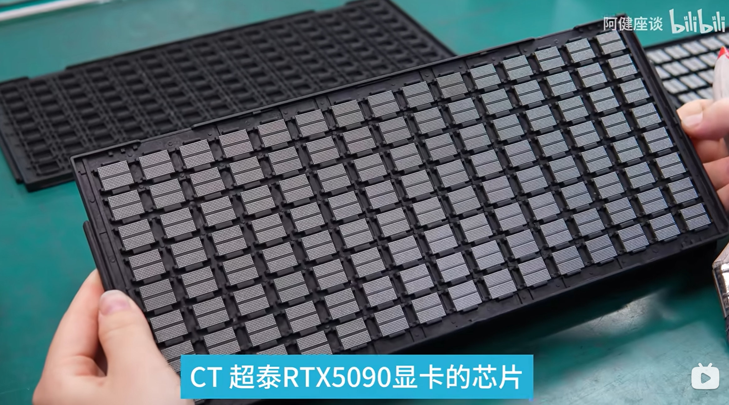 RTX 5090 "Turbo" with blower-style cooler
