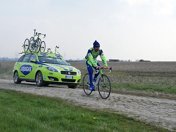 The heavily crowned cobbled roads leave little room underneath the car.