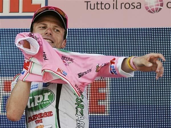 Danilo Di Luca (LPR Brakes - Farnese Vini) must be getting comfortable in pink.