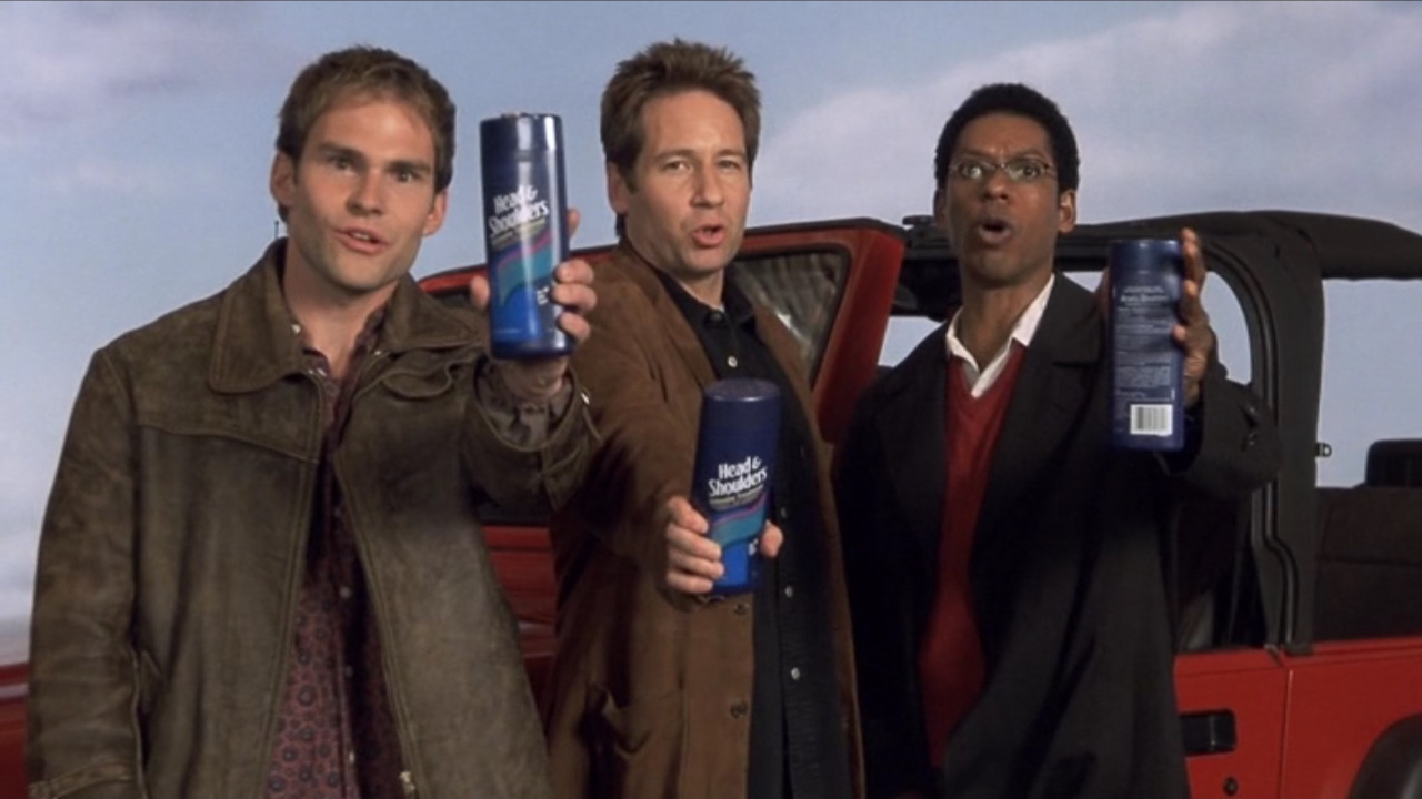 Screenshot from the 2001 sci-fi comedy movie "Evolution"