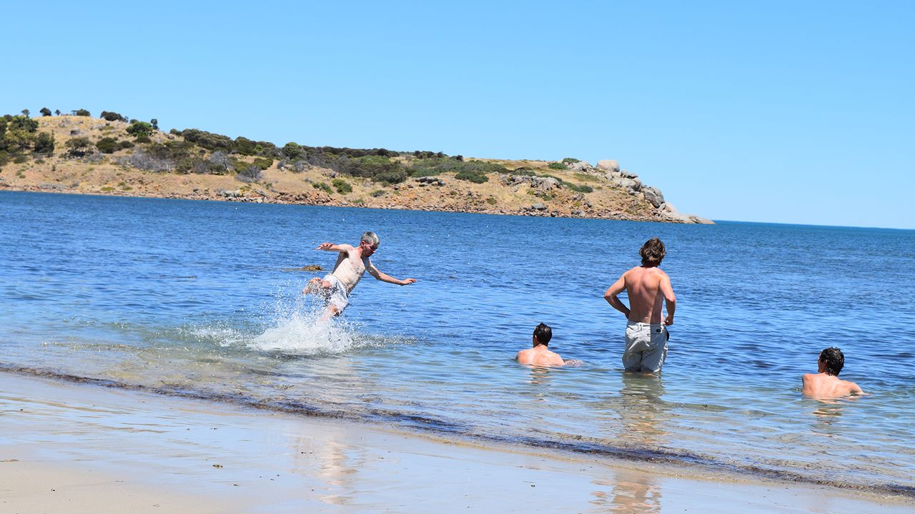Damien Howson arrives with a splash