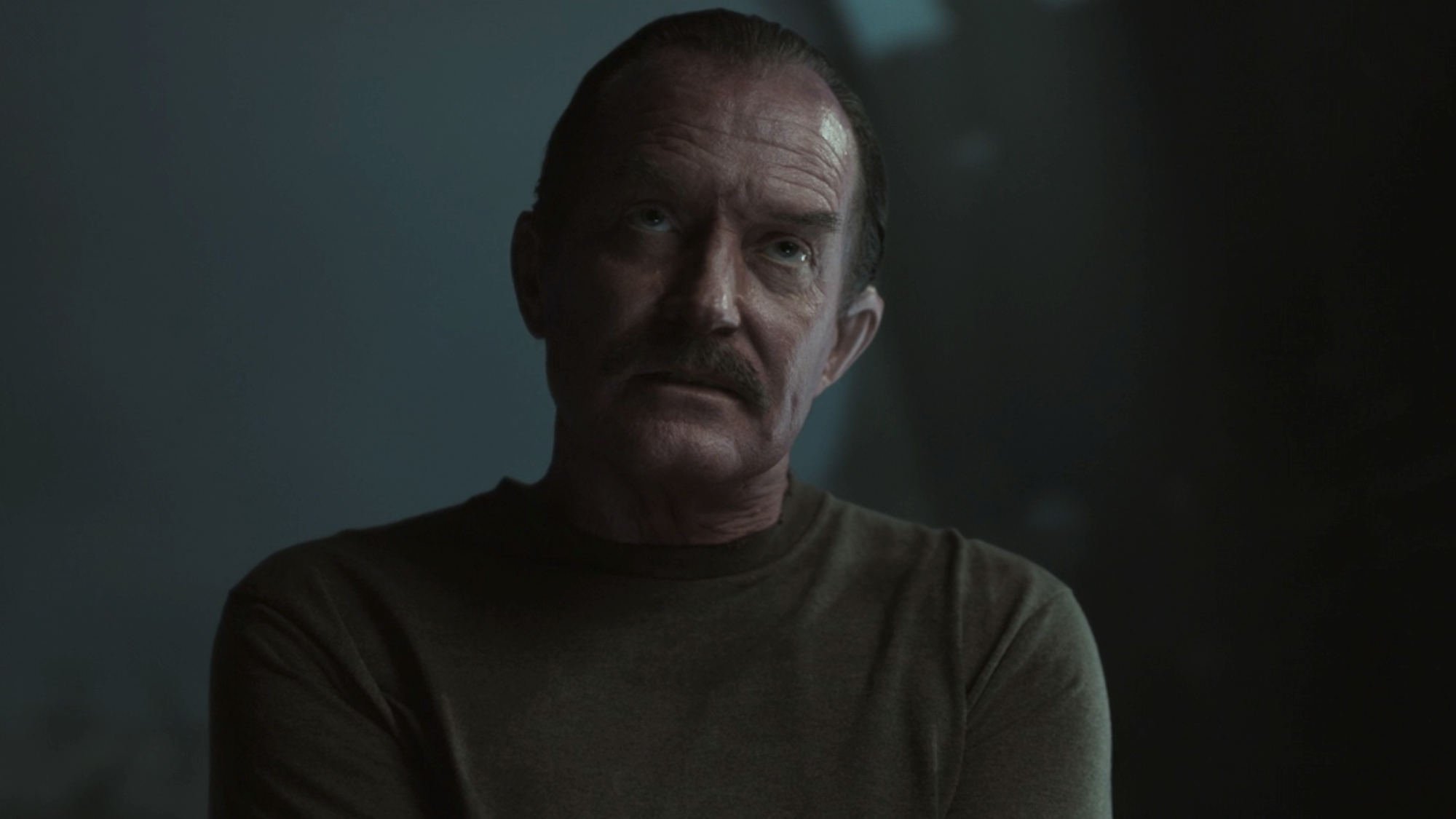 Sinestro (Ulrich Thomsen) is interrogated by John Stewart on an alien planet on Lanterns.