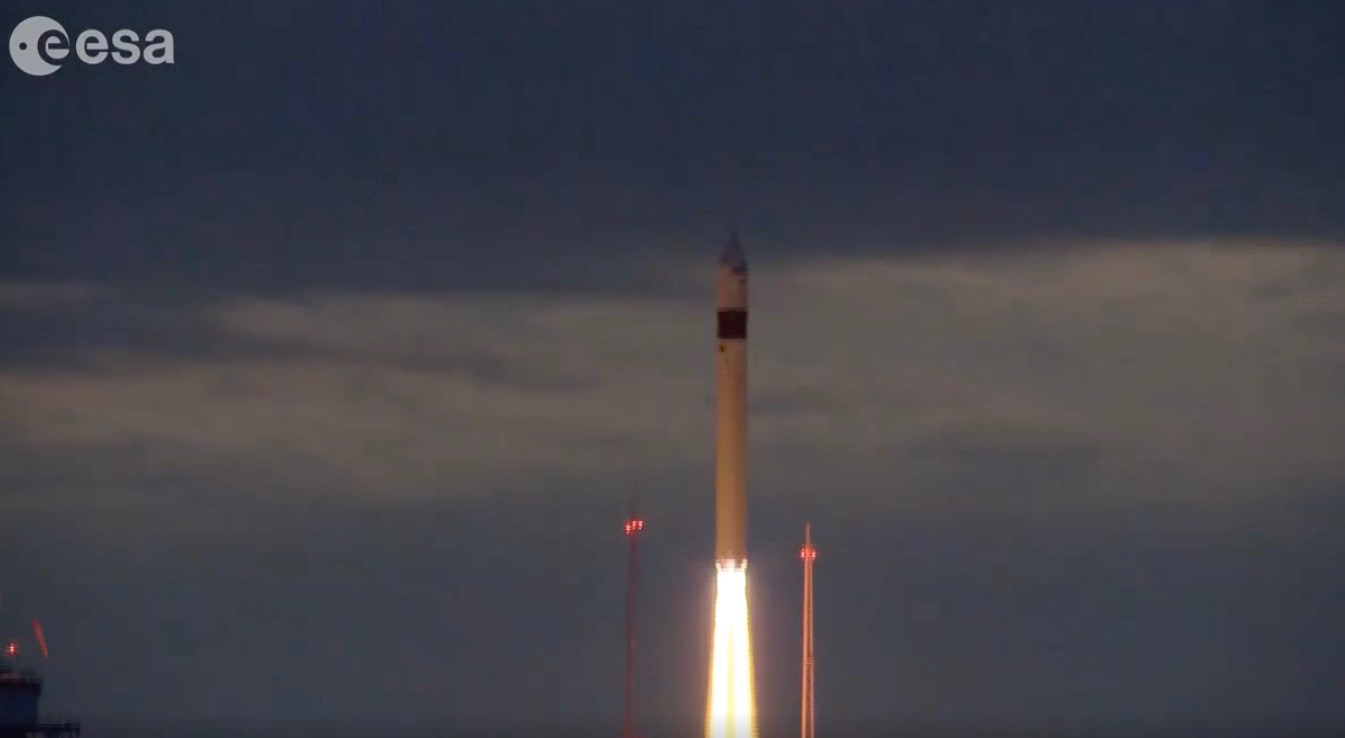 Liftoff! Europe's Newest 'Sentinel' Satellite Will Study Earth's Seas ...