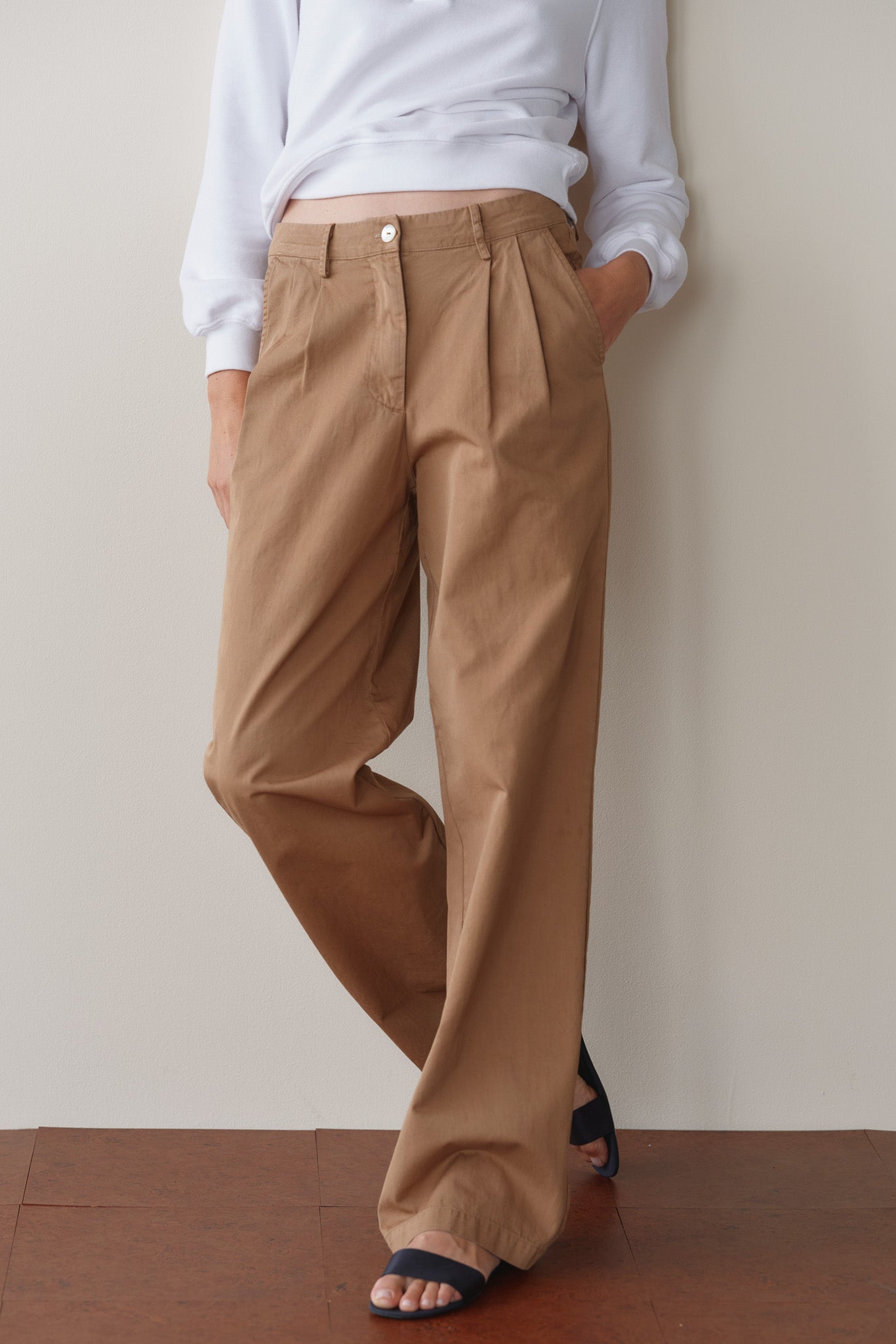 The Chino Pleated Trouser - Khaki / Khaki / 0