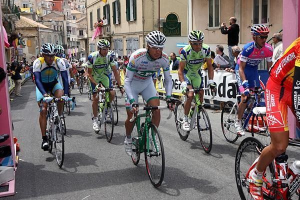 2007 Giro winner Danilo Di Luca (LPR Brakes) rolls out to start stage four.