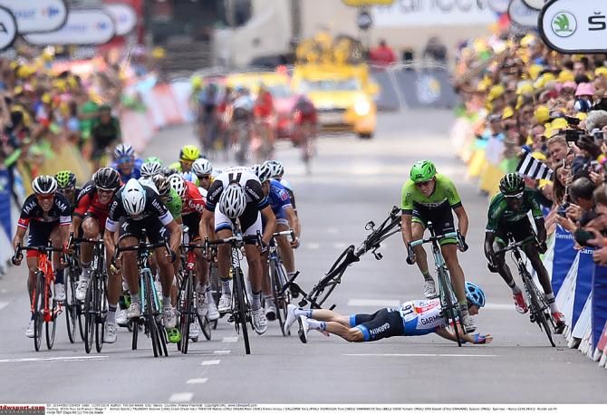 Andrew Talansky (Garmin-Sharp) crashes in the sprint to the stage 7 finish line