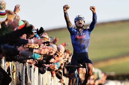 Cameron Mason wins the elite men's race at the 2023 British National Cyclocross Championships